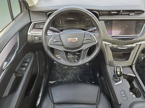 Used 2018 Cadillac XT5 Luxury w/ Driver Awareness Package image 12