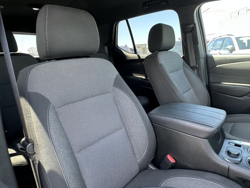 Used 2023 Chevrolet Traverse LT FWD image 18