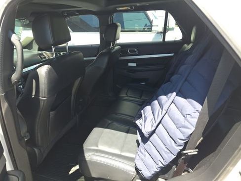 Used 2016 Ford Explorer XLT w/ Equipment Group 202A AWD/4WD image 6