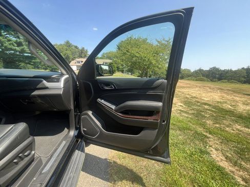 Used 2019 GMC Yukon SLT image 16