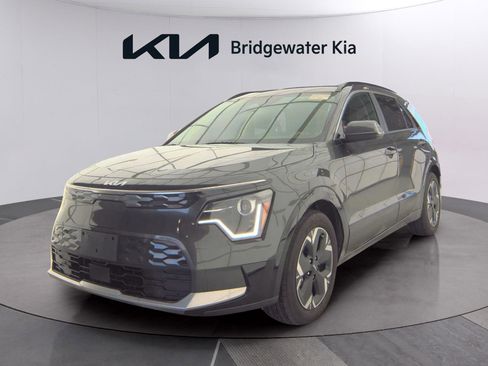 Used 2025 Kia Niro Wind w/ Wind Preserve Package FWD image 4