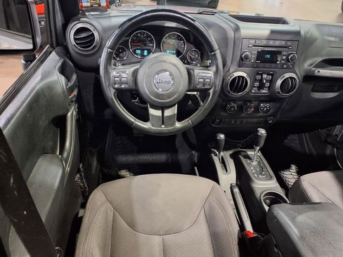 Used 2017 Jeep Wrangler Unlimited Sport w/ Quick Order Package 24S AWD/4WD image 11