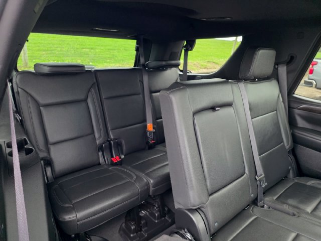 Used 2024 Chevrolet Tahoe Z71 w/ Luxury Package AWD/4WD image 16