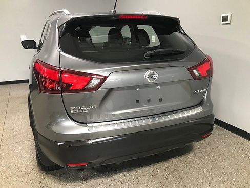 Used 2017 Nissan Rogue Sport SL w/ SL Premium Package AWD/4WD image 4