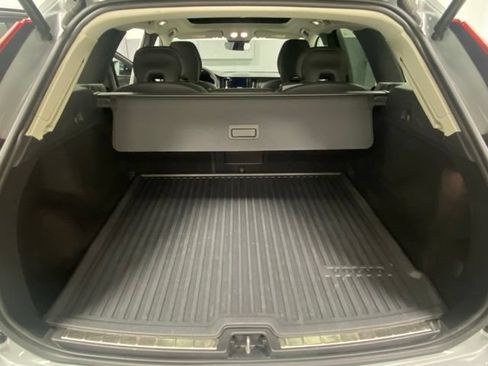 Used 2024 Volvo XC60 B5 Plus w/ Climate Package AWD/4WD image 9