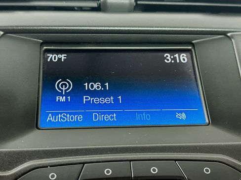 Used 2017 Ford Fusion SE FWD image 21
