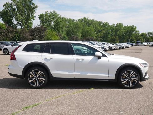 New 2026 Volvo V60 B5 Cross Country Plus w/ Climate Package image 2