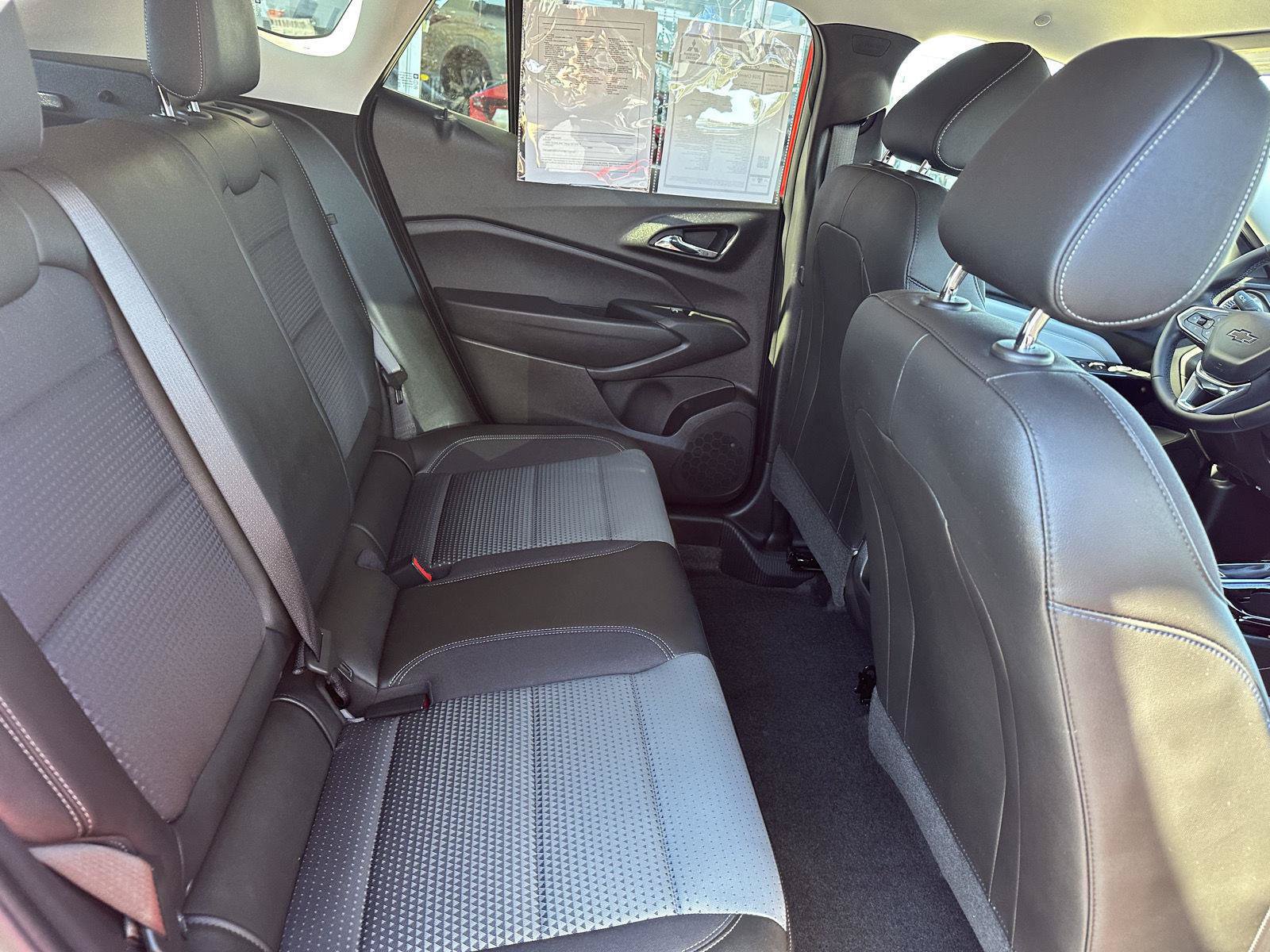 Used 2026 Chevrolet Trax LT w/ Driver Confidence Package FWD image 28