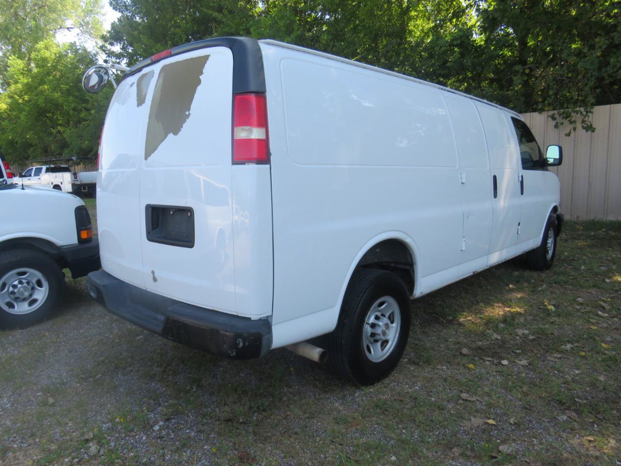 Used 2009 Chevrolet Express 2500 Extended RWD image 5