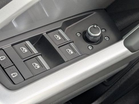 Used 2024 Audi Q3 2.0T Premium Plus w/ Premium Plus Package image 29