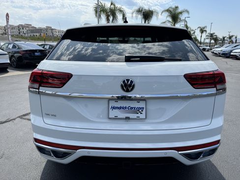 Used 2021 Volkswagen Atlas Cross Sport SE w/ Panoramic Sunroof Package FWD image 8