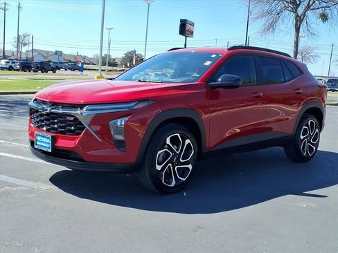 Certified 2026 Chevrolet Trax RS w/ Driver Confidence Package image 3