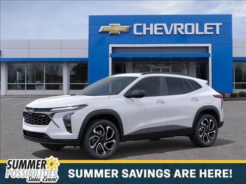 New 2026 Chevrolet Trax RS w/ Sunroof Package FWD image 2