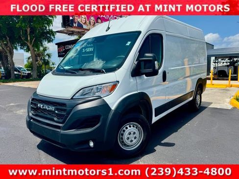 Used 2025 RAM ProMaster 2500 w/ Convenience Group FWD image 3