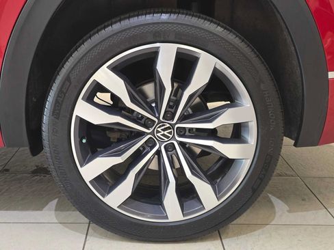 Used 2021 Volkswagen Atlas SEL R-Line AWD/4WD image 8