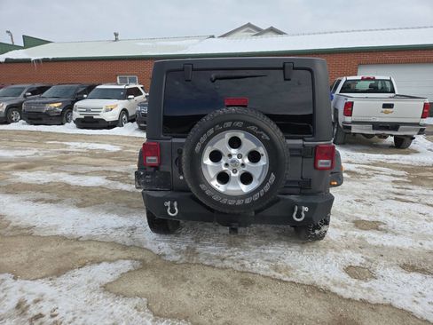 Used 2014 Jeep Wrangler Unlimited Sahara image 13