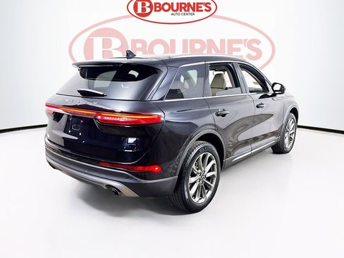 Used 2022 Lincoln Corsair AWD w/ Premium Package image 11