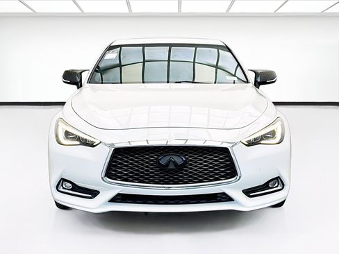 Used 2018 INFINITI Q60 3.0t Luxe w/ Sensory Package 3.0T Luxe RWD image 2