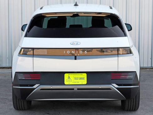 Used 2024 Hyundai Ioniq 5 SEL RWD image 46