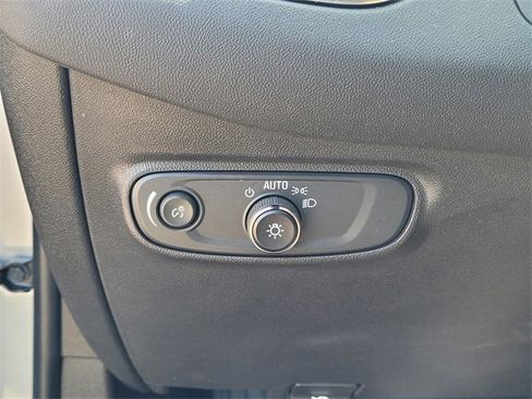 Used 2024 Chevrolet Equinox LT image 25