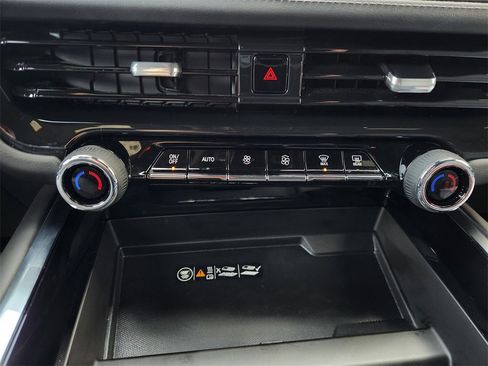 Used 2025 Chevrolet Tahoe Z71 image 18