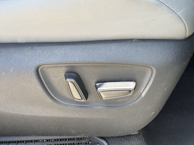 Used 2024 Toyota Sienna XLE FWD image 29