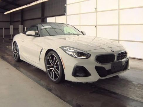 Used 2023 BMW Z4 sDrive30i w/ Premium Package image 4