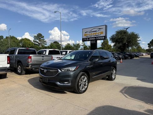 Used 2018 Buick Enclave Avenir w/ Avenir Technology Package AWD/4WD image 3