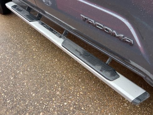 Used 2025 Toyota Tacoma SR5 image 3