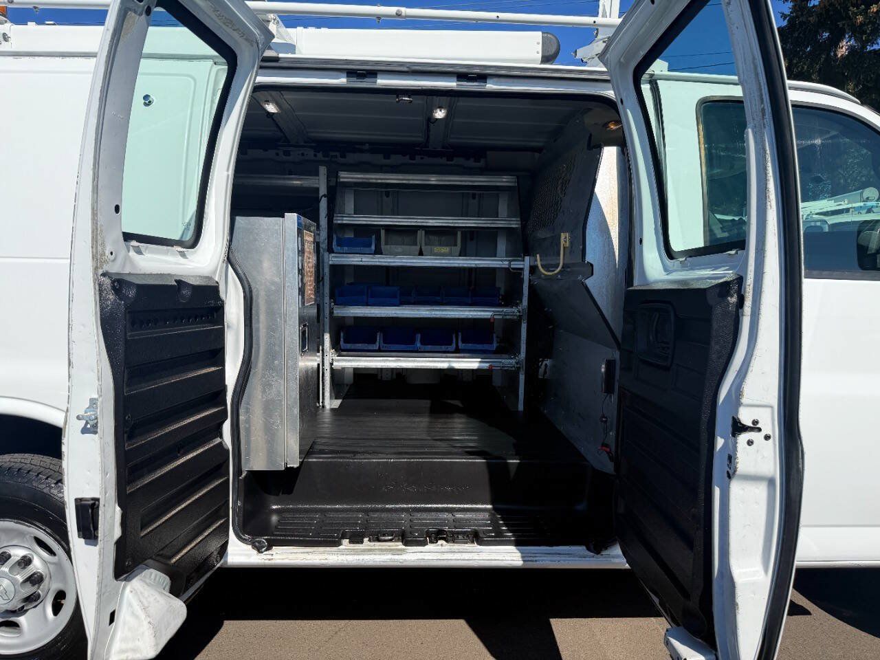 Used 2015 Chevrolet Express 2500 RWD image 10