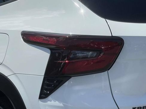 Used 2024 Chevrolet Trax RS FWD image 10