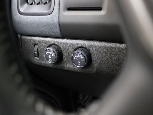 Used 2022 Chevrolet Colorado Z71 image 30