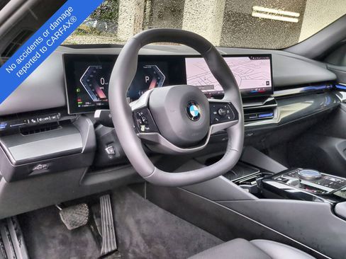 Used 2025 BMW 530i xDrive w/ Premium Package image 11