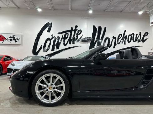 Used 2017 Porsche 718 Boxster image 4