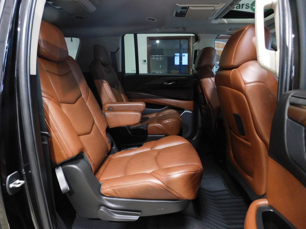 Used 2019 Cadillac Escalade ESV Luxury AWD/4WD image 95