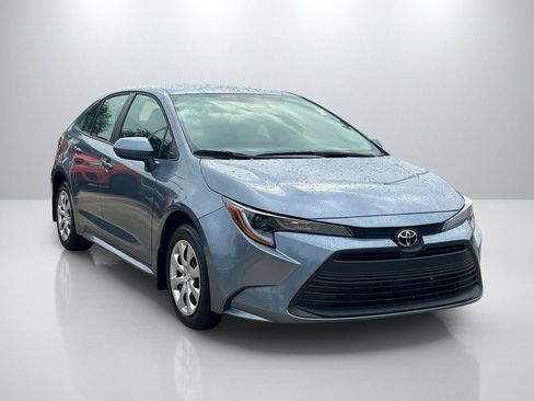 Used 2026 Toyota Corolla LE image 3