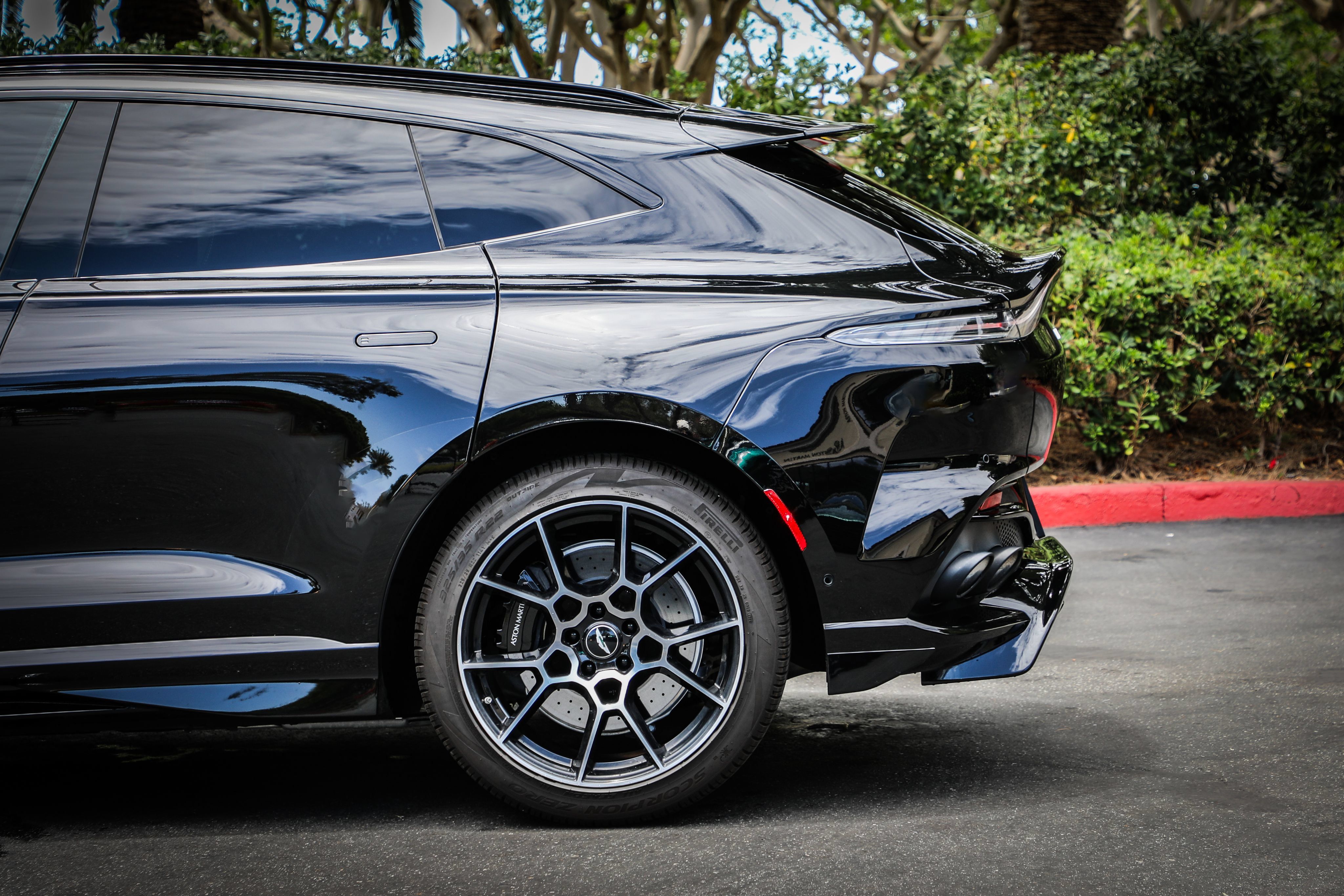 Used 2023 Aston Martin DBX 707 AWD/4WD image 28