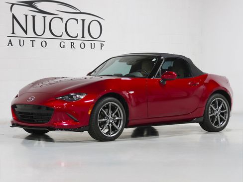Used 2019 MAZDA MX-5 Miata Grand Touring w/ Appearance Package image 27