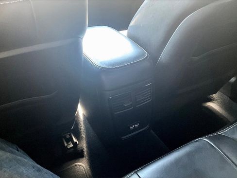 Used 2021 Chrysler 300 S image 33