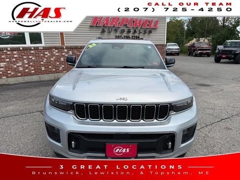 Used 2022 Jeep Grand Cherokee L Overland w/ MOPAR Finishing Package AWD/4WD image 9