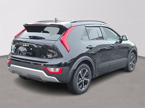 Certified 2023 Kia Niro EX image 6