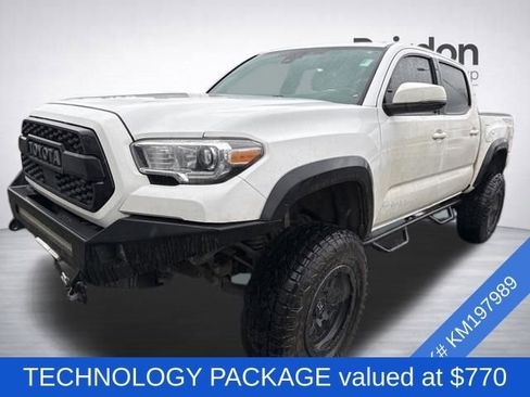 Used 2019 Toyota Tacoma TRD Off-Road image 3