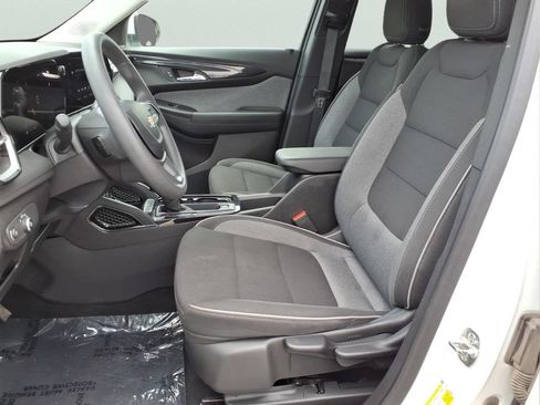 Used 2025 Chevrolet TrailBlazer LT AWD/4WD image 22