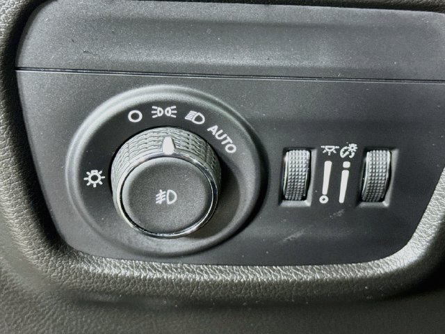 Used 2023 Jeep Grand Cherokee L Limited w/ Luxury Tech Group II AWD/4WD image 14