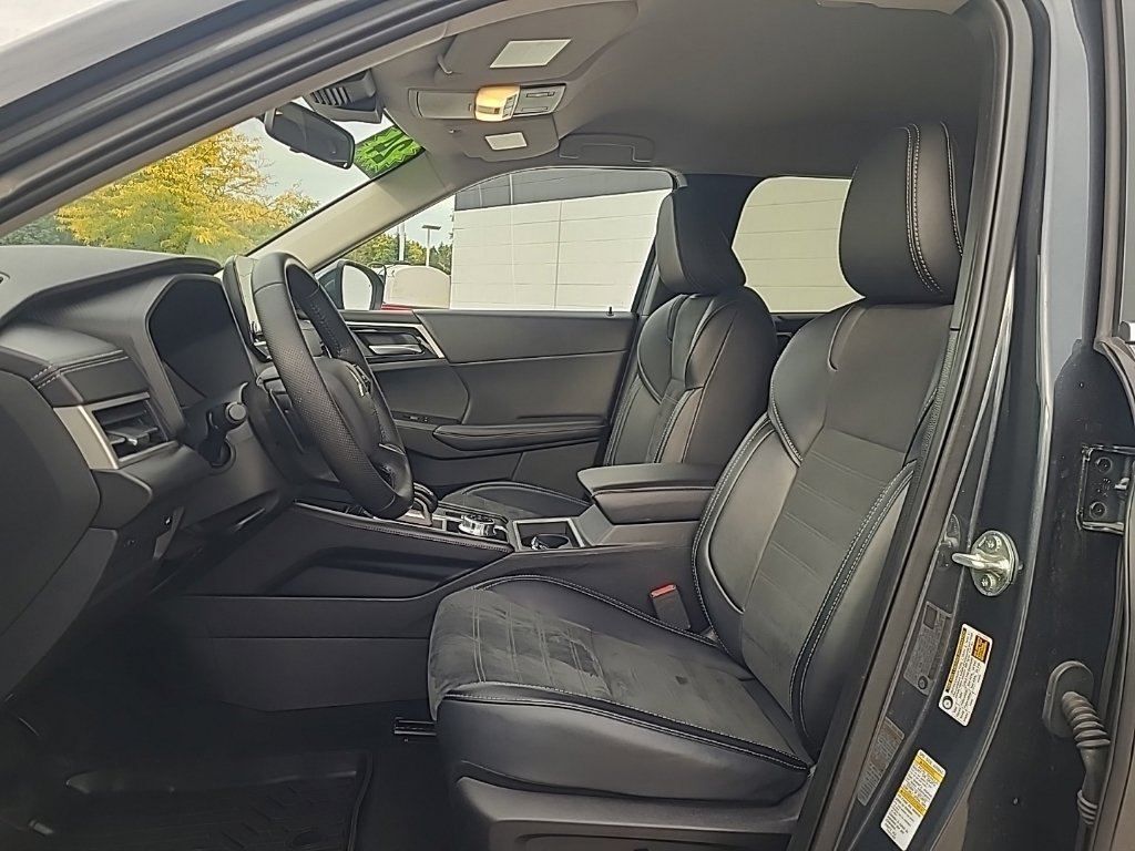 Used 2024 Mitsubishi Outlander SE AWD/4WD image 10
