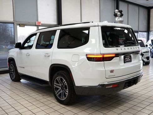 Used 2022 Jeep Wagoneer Series III w/ Flexible Seating Group image 5