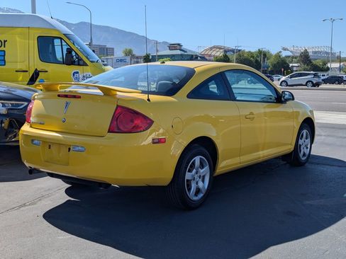 Used 2009 Pontiac G5 FWD image 4