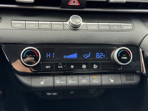 Used 2023 Hyundai Elantra SEL w/ Convenience Package image 12