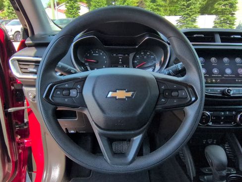 Used 2021 Chevrolet TrailBlazer LT w/ Convenience Package FWD image 22