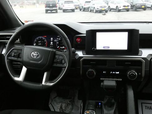 Used 2025 Toyota Tacoma TRD Off-Road image 16